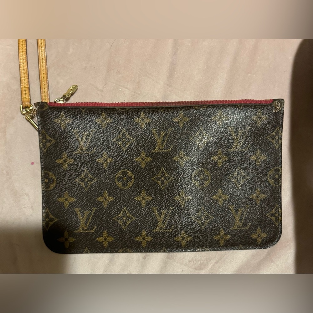 Louis Vuitton Neverfull Pouch - Monogram